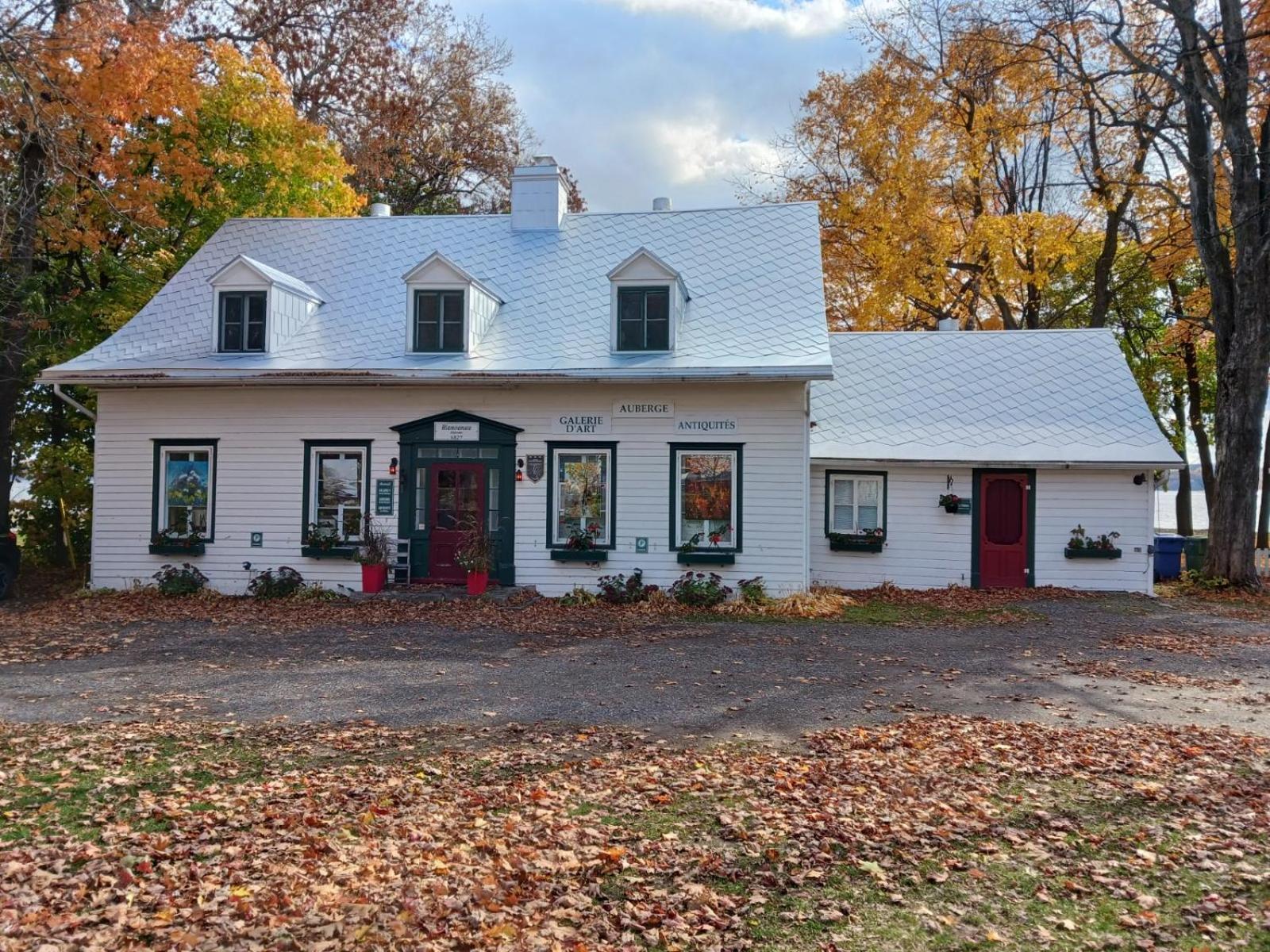 Auberge Les Blancs Moutons Saint-Laurent-de-l'ile d'Orleans Eksteriør billede
