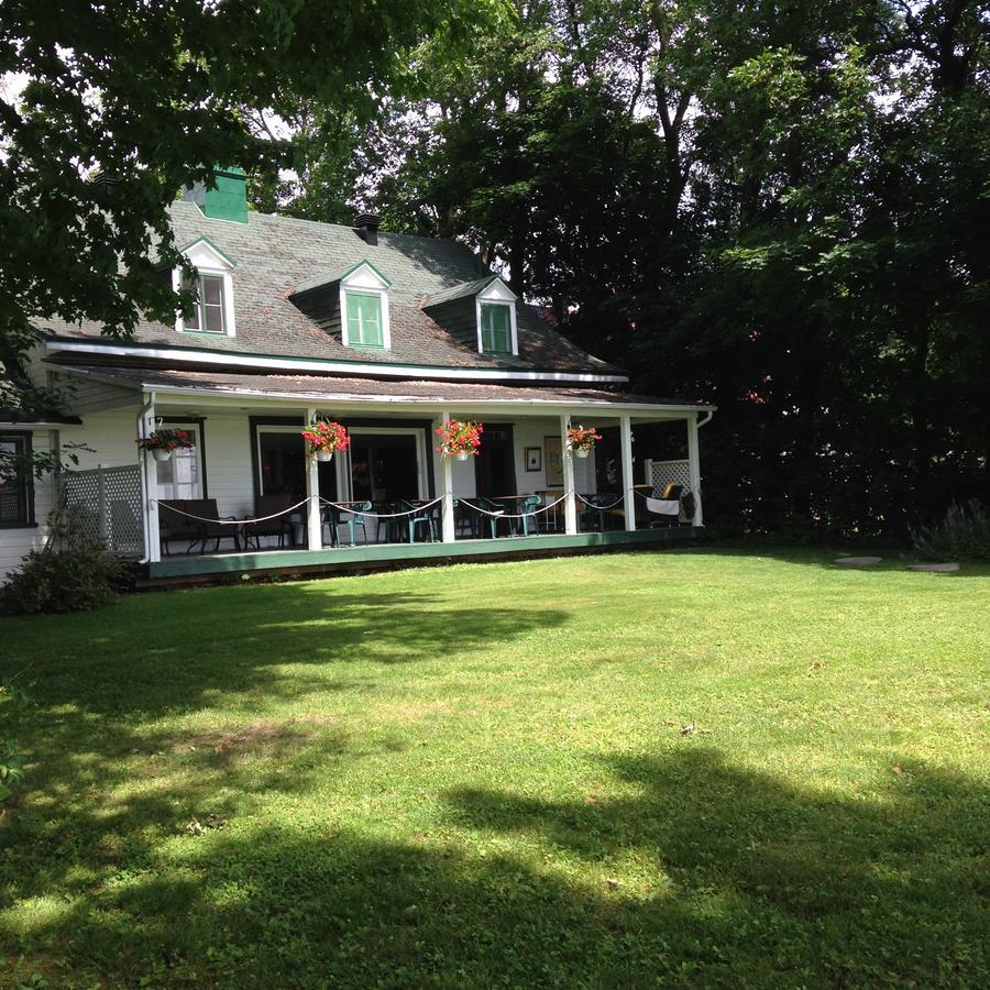 Auberge Les Blancs Moutons Saint-Laurent-de-l'ile d'Orleans Eksteriør billede