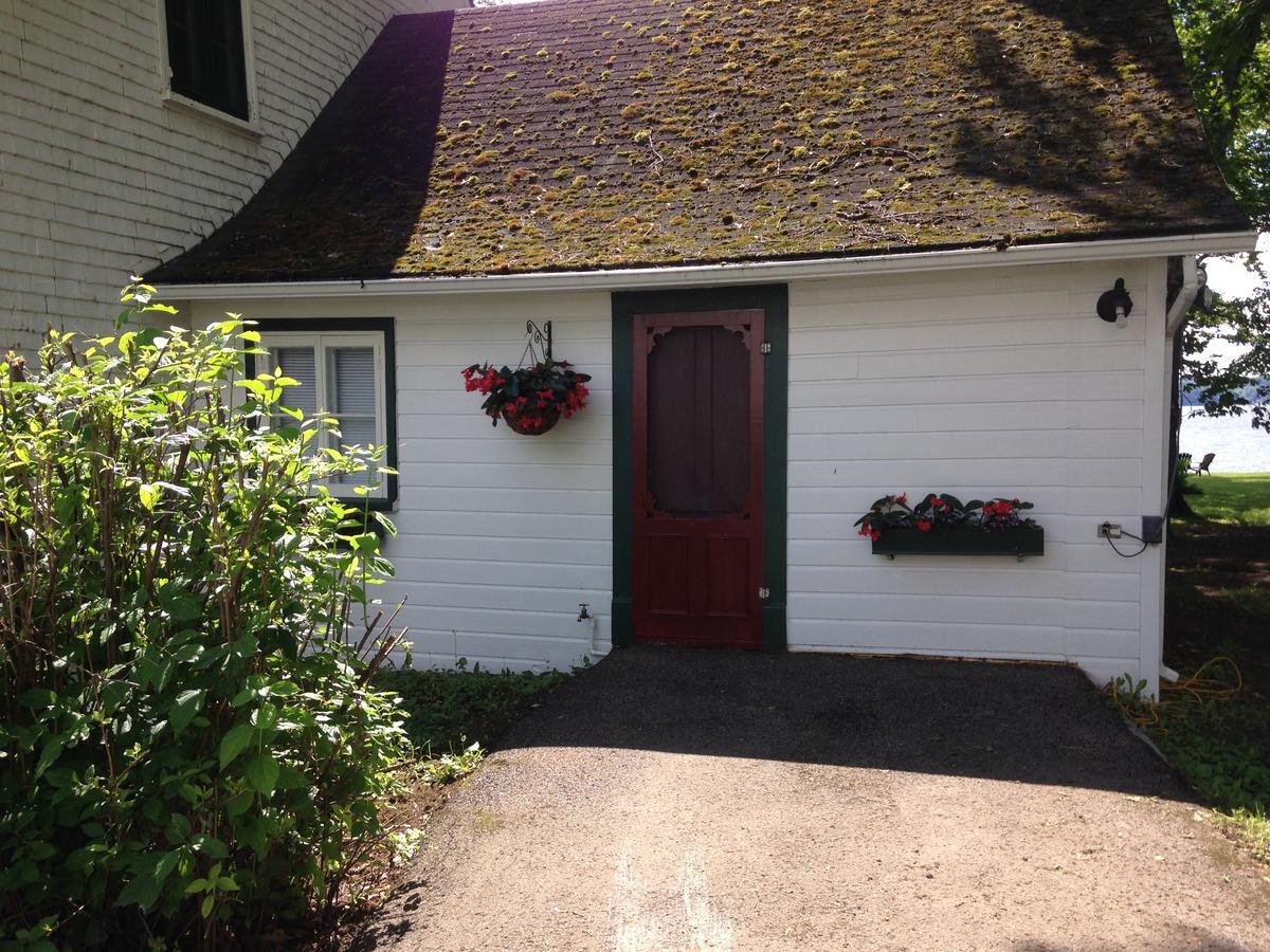 Auberge Les Blancs Moutons Saint-Laurent-de-l'ile d'Orleans Eksteriør billede